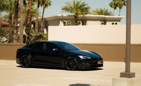 Tesla Plaid on Velar MBT Finish